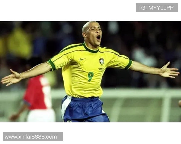 足球明星漫画转场视频带你领略绿茵场上的精彩瞬间与传奇故事