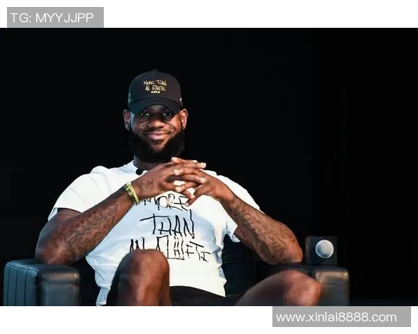 年轻时的足球明星詹姆斯精彩瞬间回顾与成长历程分享